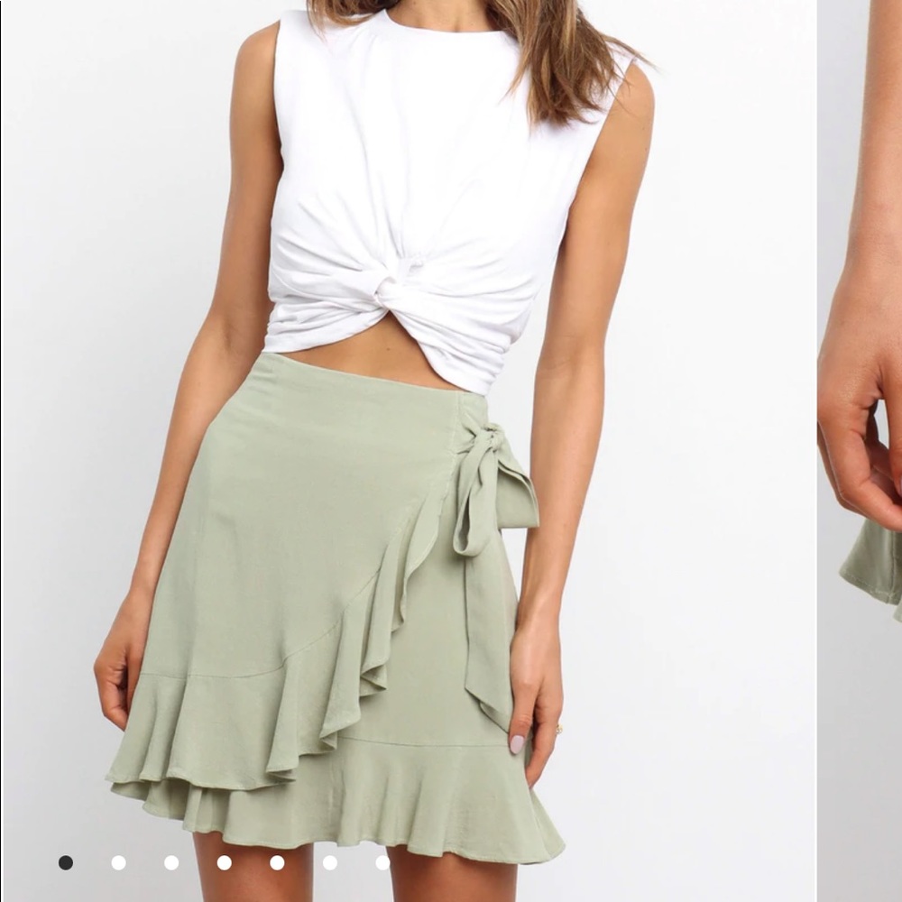 Petal & Pup White and Sage Mini Skirt
